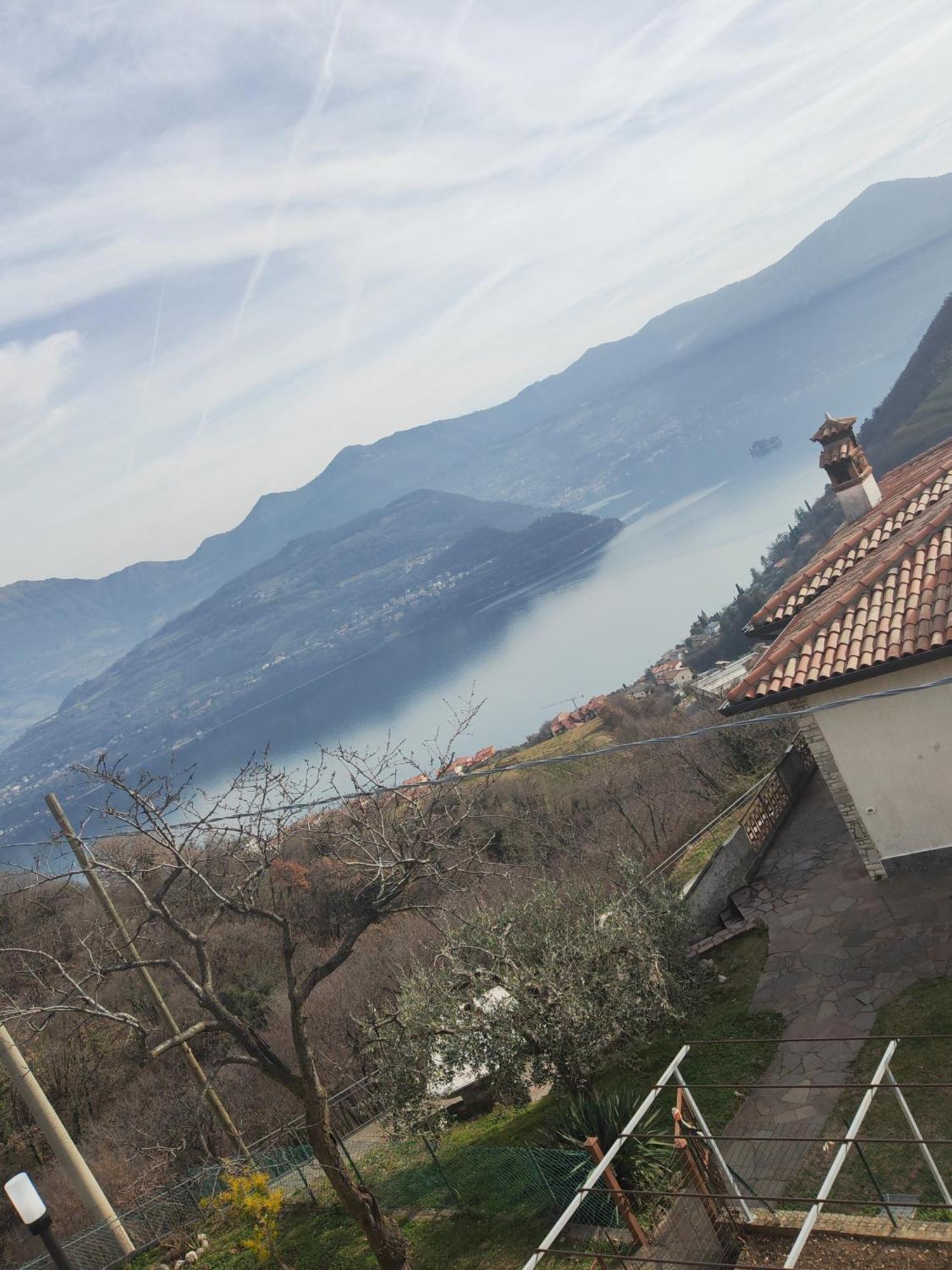 Villa La Cornale Tavernola Bergamasca Esterno foto
